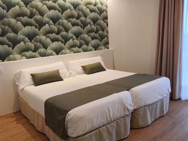 Habitació moderna rehabilitada